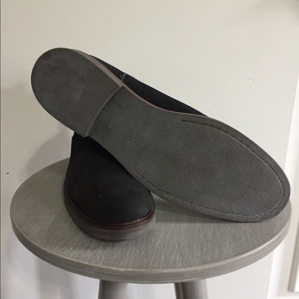 *Brand new in box* Donald/Pliner Black suede shoes - Picture 2 of 3